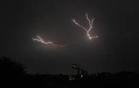 Storm at 2 am, calm by dawn, but worst still to come: gusts up to 70 kmph, orange alert holds in region