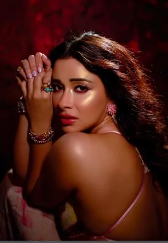 Nyrraa M Banerji Bold Look Stuns Fans In New Photos