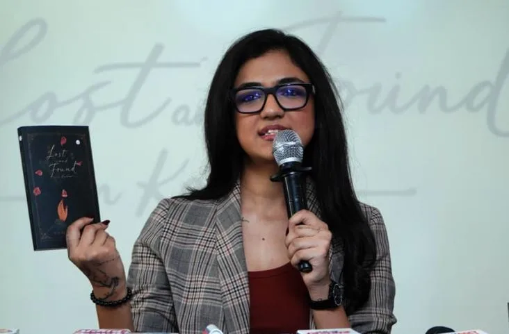 Teen Nikasha Luthra Pens Novel ‘Lost and Found in Kashmir’