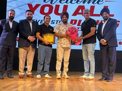 Sachin Tendulkar Tips on Cricket Footwear at Ten X U Event