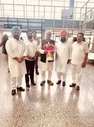 Punjab Congress Rift: Bajwa Skips Dissident Meet, Joins Warring