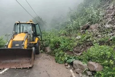Kasauli Road Death Traps After Two Years Unrepaired