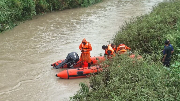 JLN Canal Search: Lecturer Drowning Feared