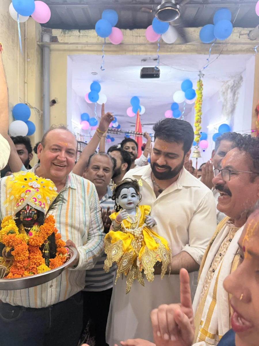 Akshay Sharma Visits Amritsar Temples on Janmashtami
