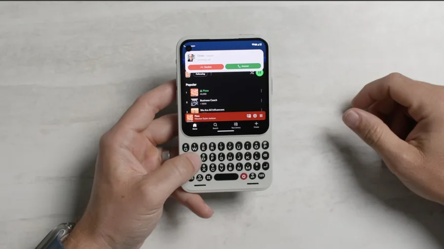 Clicks Communicator Hands-On: New Android QWERTY Phone