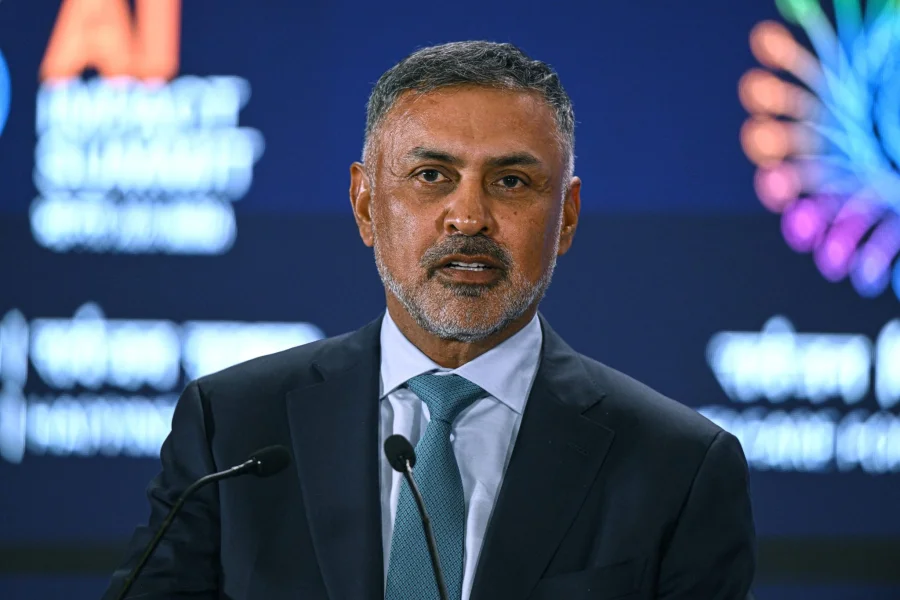 AI Darwinian Moment: CEO Warns Workers
