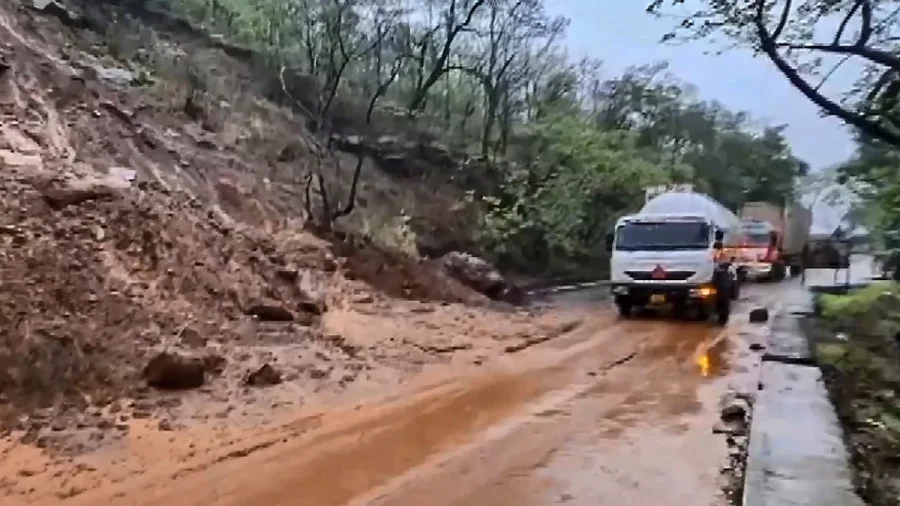 Maharashtra Water Crisis 1200 Villages Tanker Supply