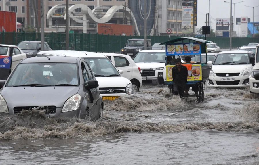 Chandigarh Monsoon Alert: Heavy Rain Causes Waterlogging