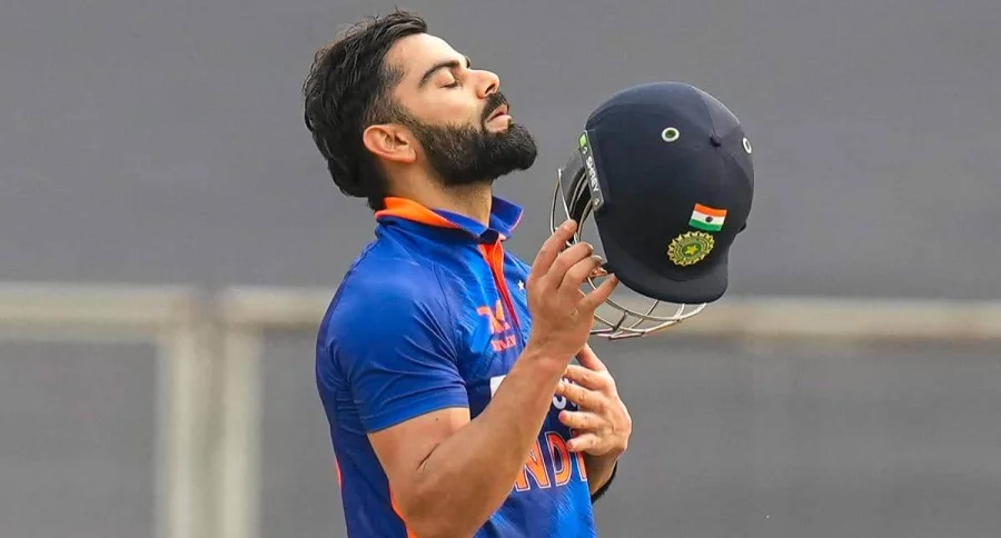 Virat Kohli Bodyguard Abuses Journalist in Cardiff