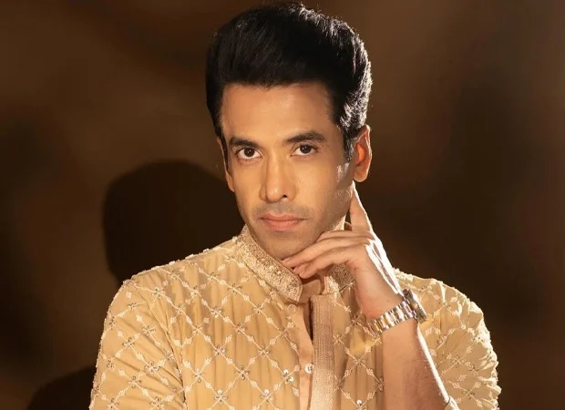 Tusshar Kapoor Questions 50 Vanity Vans on Welcome To The Jungle Set