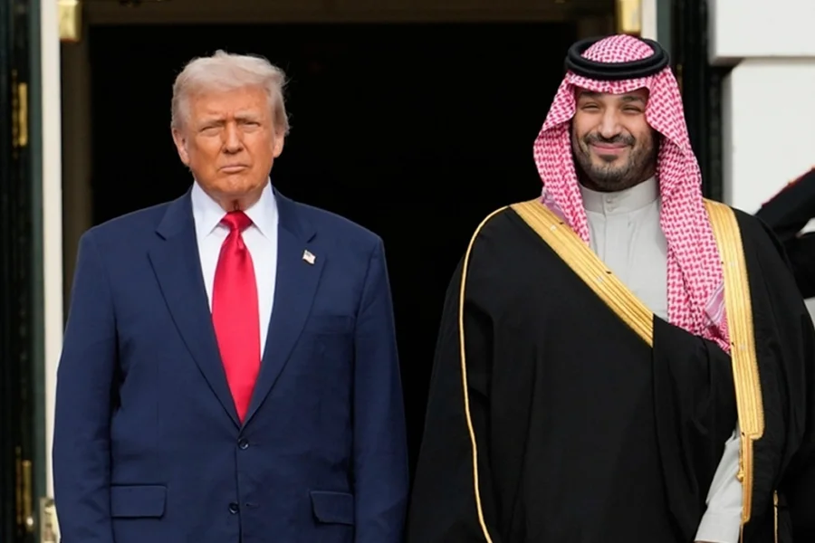Trump Halts Iran Strikes for Hormuz Deal