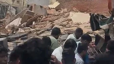 Building Collapse in Delhi Traps Several