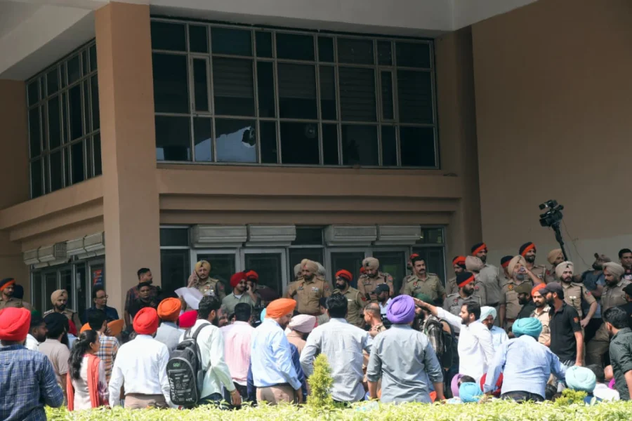 AAP Gheraoes ED Teams at GMADA Office Ahead of Punjab Polls